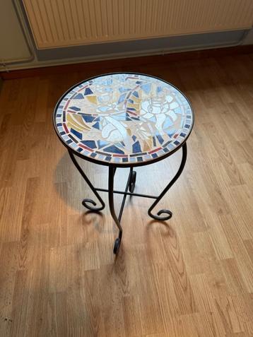 Petite table ronde, Enlèvement ou Envoi