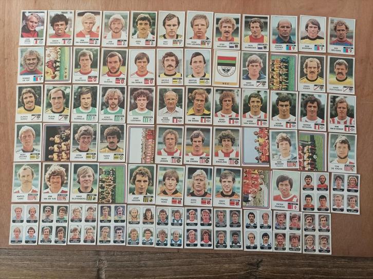 Panini Premier League 79, 71 différents+1 x 78. Voir les pho, Hobby & Loisirs créatifs, Autocollants & Images, Autocollant, Enlèvement ou Envoi