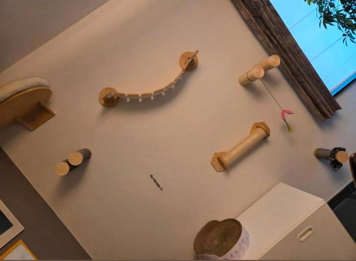 Wandkrabpaal muurkrabmeubel, Dieren en Toebehoren, Krabmeubelen, Zo goed als nieuw, Krabpaal, Ophalen