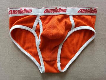 2 Slips Aussiebum - maat S/M beschikbaar voor biedingen