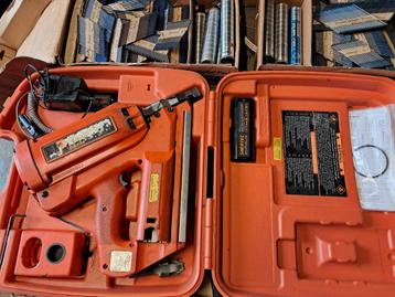 Paslode tacker nagelpistool met nagels beschikbaar voor biedingen