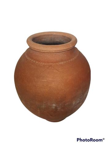 ancien pot à huile 52cm disponible aux enchères