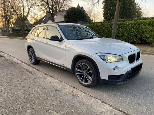 BMW X1 SPORT PACK -180PK - Benzine – Gekeurd, Auto's, BMW, Particulier, X1, Centrale vergrendeling, Lederen bekleding, Lichtmetalen velgen