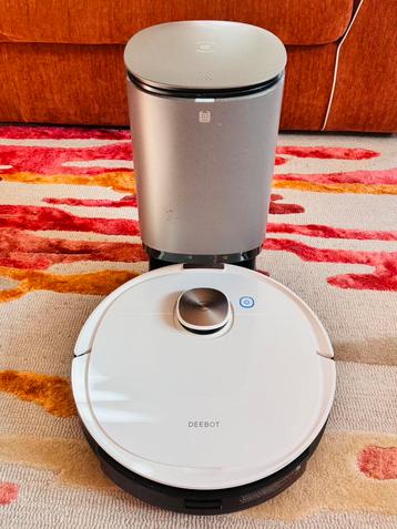 Ecovacs Deebot OZMOT8 robotstofzuiger met Auto-Empty Station beschikbaar voor biedingen