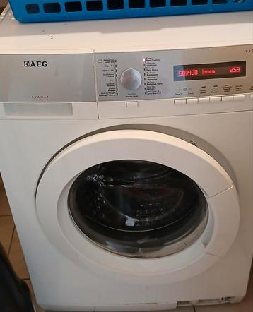 Wasmachine beschikbaar voor biedingen