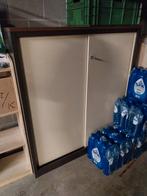 Metalen kast schuifdeuren, Ophalen