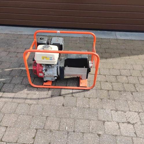 Generator 7 kVA, Doe-het-zelf en Bouw, Aggregaten, Gebruikt, Benzine, 5 tot 10 kVA, Ophalen