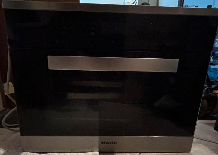 Stoomoven Miele nieuwstaat, Maison & Meubles, Cuisine | Éléments de cuisine, Comme neuf, Enlèvement