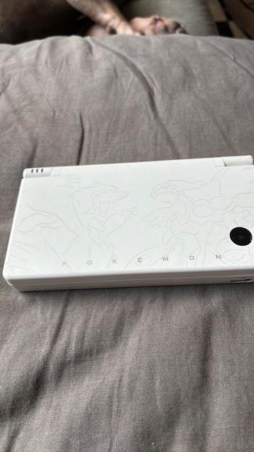 Nitendo dsi speciale editie white pokemon beschikbaar voor biedingen