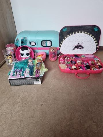 Pakket lol poppen en accessoires  beschikbaar voor biedingen