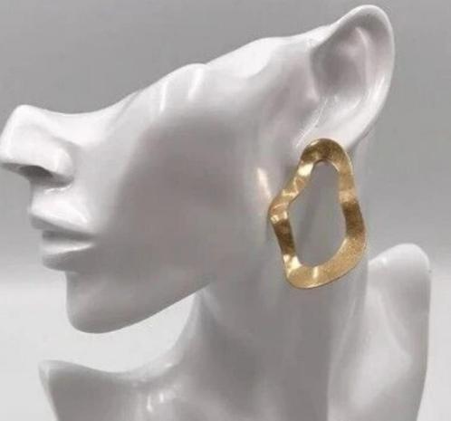 Boucles d'oreilles Sarah Pacini Neuf, Vêtements | Femmes, Vêtements Femmes Autre, Neuf, Enlèvement ou Envoi