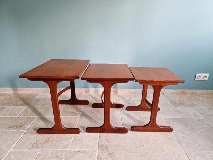 Set de 3 tables gigognes en teck Gplan, années 1960, Maison & Meubles, Tables | Tables d'appoint, Utilisé, Bois, Enlèvement ou Envoi