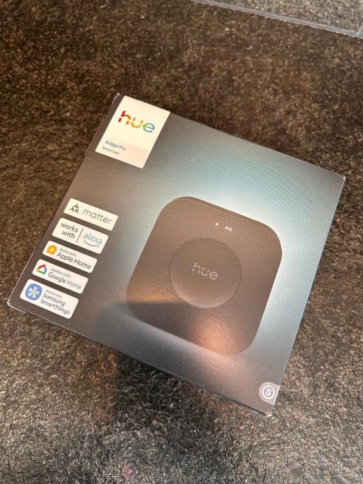 Philips Hue Bridge Pro - NIEUW, Computers en Software, Accesspoints, Nieuw, Ophalen of Verzenden