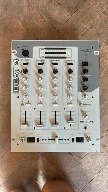 Console de mixage, système de travail à 4 canaux, dont 4, Enlèvement, Utilisé, Moins de 5 canaux, Entrée micro