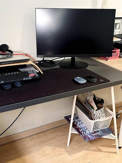 Bureautafel en stoel, Diversen, Bureau-accessoires, Zo goed als nieuw, Ophalen