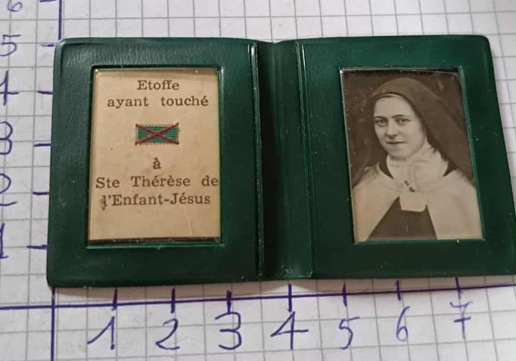 Reliekschrijn van Sint Theresia van Lisieux, Antiek en Kunst, Antiek | Religieuze voorwerpen, Ophalen of Verzenden