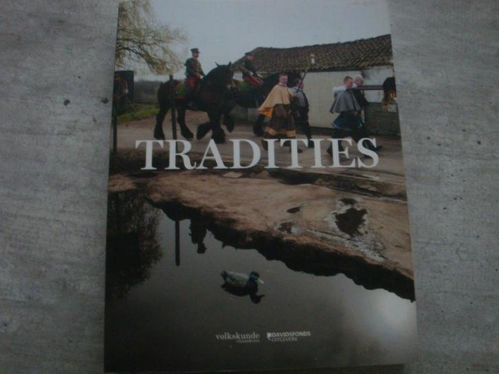 TRADITIES VOLKSKUNDE VLAANDEREN, Boeken, Politiek en Maatschappij, Gelezen, Ophalen of Verzenden