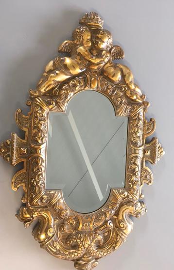 Miroir de style baroque en métal doré