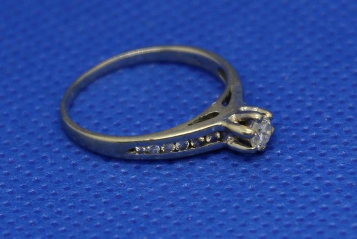 Saint-Valentin ; bague en or blanc 18 carats et 13 diamants, Bijoux, Sacs & Beauté, Bagues, Utilisé, Femme, 17 à 18, Blanc, Or