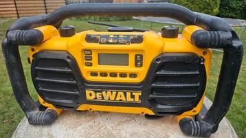 werfradio Dewalt met extra batterij en ingebouwde lader beschikbaar voor biedingen