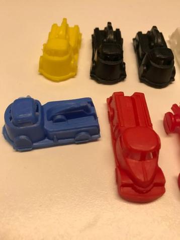 RETRO plastic autootjes beschikbaar voor biedingen