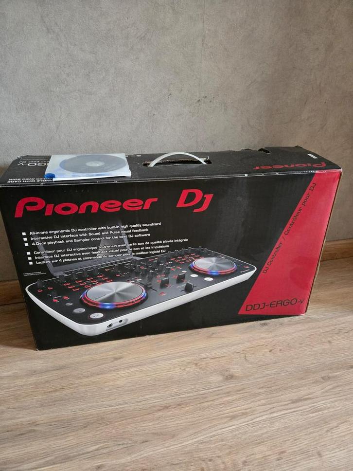 DDJ-ERGO-V Pioneer met stofbeschermer wit, Muziek en Instrumenten, Mengpanelen, Zo goed als nieuw, Ophalen