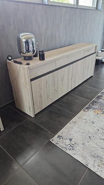 Dressoir WEBA beschikbaar voor biedingen