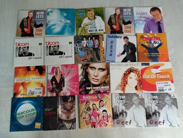 Lot cd singles  beschikbaar voor biedingen