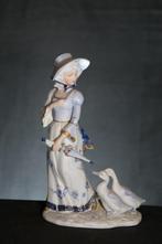 La femme aux canards, Antiek en Kunst, Antiek | Porselein, Ophalen