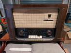 Vintage radio Grundig 2033 / 56, Antiek en Kunst, Antiek | Tv's en Audio, Ophalen