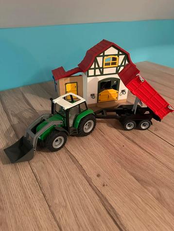 Playmobil boerderij met traktor en wagen beschikbaar voor biedingen