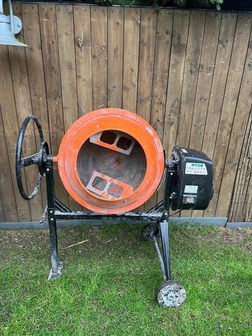 Betonmolen 115 Liter beschikbaar voor biedingen