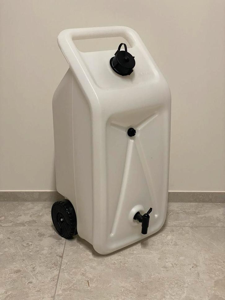 Jerrycan 50L, Doe-het-zelf en Bouw, Sanitair, Zo goed als nieuw, Kraan, Ophalen
