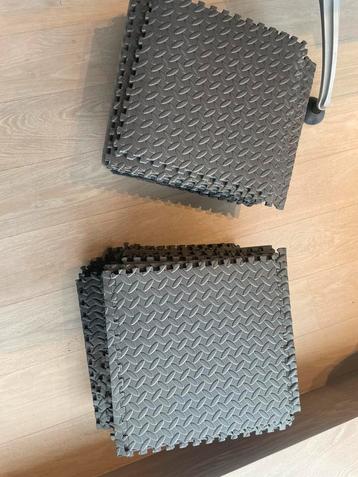 Fitness puzzelmatten 46 stuks - zeer goede staat! beschikbaar voor biedingen
