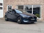 Mazda 3 2.0 M-HYBRID / 360 camera / Bose / Trekhaak, Auto's, Mazda, Voorwielaandrijving, Stof, 4 cilinders, Blauw