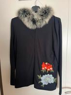 Zwarte gilet met kap van léo guy, Kleding | Dames, Ophalen, Zo goed als nieuw, Maat 38/40 (M)