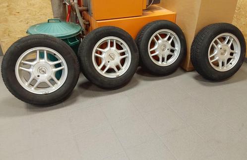 Jantes en alliage Opel Omega avec pneus hiver 205/65-15, Auto-onderdelen, Banden en Velgen, Banden en Velgen, Winterbanden, 15 inch