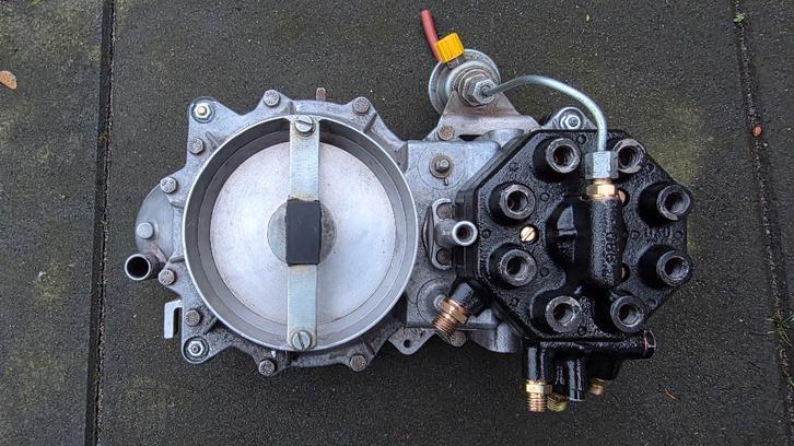 MERCEDES BENZ R107 W116 W126 S SL SLC 0438100012 0438120114, Auto-onderdelen, Brandstofsystemen, Mercedes-Benz, Gebruikt, Ophalen of Verzenden