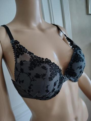 Nieuwe bh van Passionata   beschikbaar voor biedingen