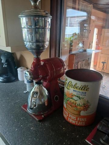 Prachtige koffiemolen( werkend) beschikbaar voor biedingen