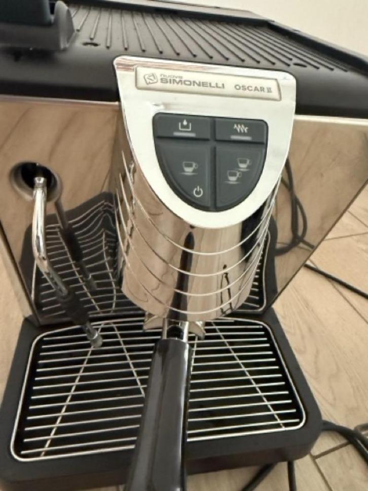 Nuova Simonelli Oscar 2, Electroménager, Cafetières, Utilisé, Café moulu, Cafetière, 10 tasses ou plus, Réservoir d'eau amovible