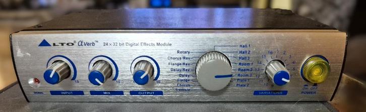 ALTO AVERB, Muziek en Instrumenten, Blaasinstrumenten | Saxofoons, Gebruikt, Overige typen, Ophalen