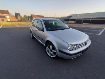 Volkswagen Golf 4 benzine beschikbaar voor biedingen