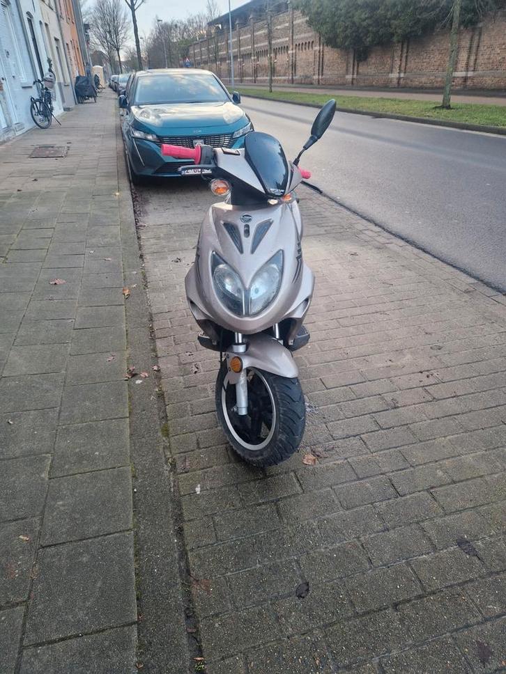 Keeway fact a klasse limited edition, Vélos & Vélomoteurs, Scooters | Marques Autre, Enlèvement