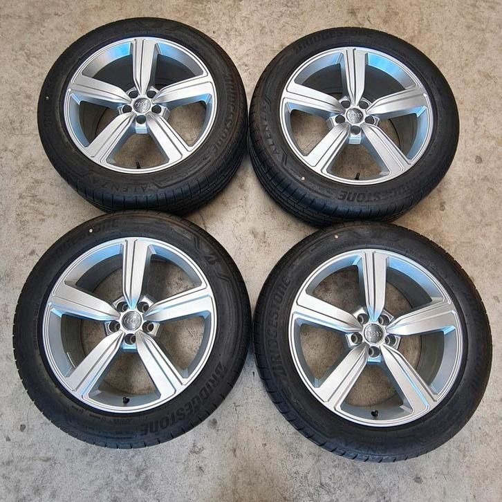 Kit été Audi e tron comme neuf//
Zomerset voor Audi e-tron//, Autos : Pièces & Accessoires, Pneus & Jantes, Pneu(s), Pneus été