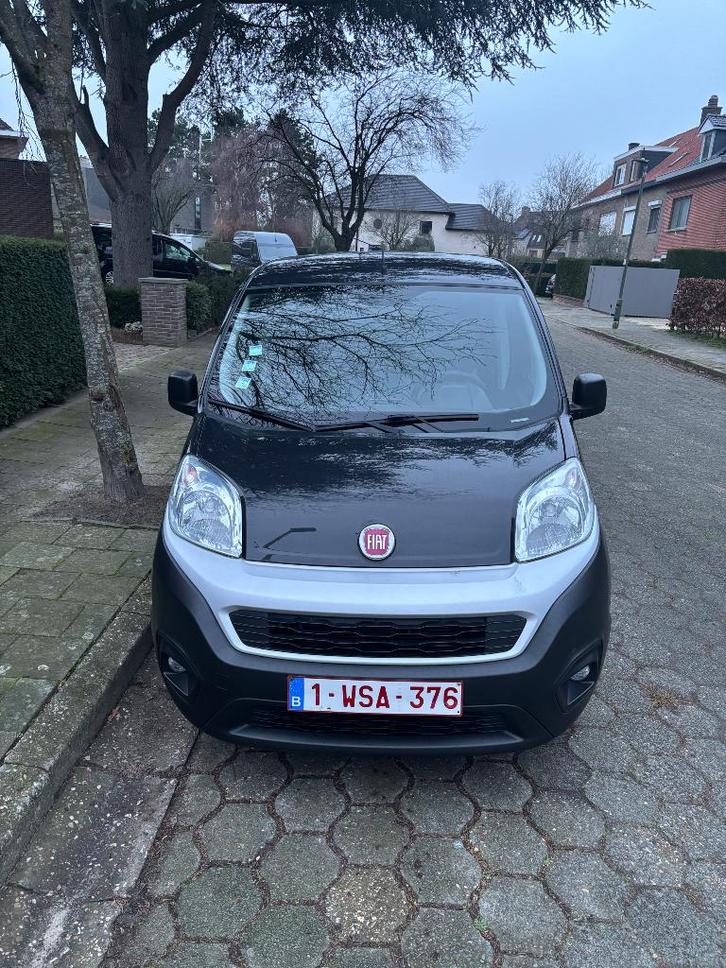Fiat Fiorino CNG 2019 – 45.500 km – Zwart – Perfecte staat, Autos, Fiat, Particulier, Autres modèles, Capteur de stationnement