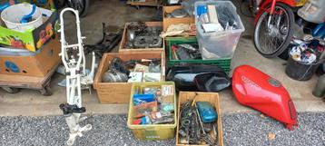 Lot motor oldtimer onderdelen beschikbaar voor biedingen