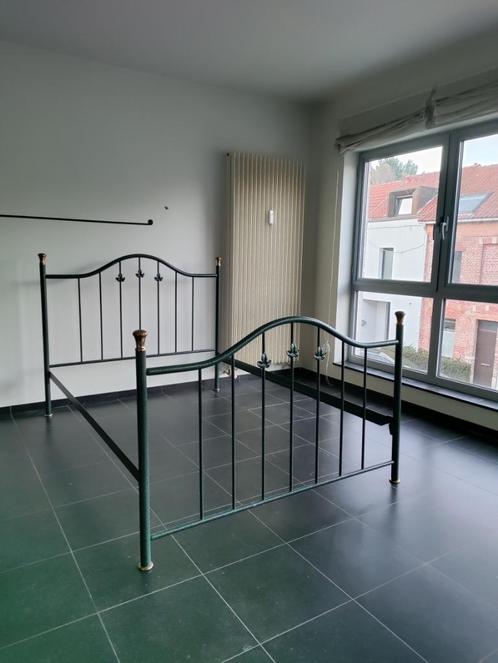 Bedframe 140×200, Huis en Inrichting, Slaapkamer | Bedden, Twijfelaar, 140 cm, 200 cm, Metaal, Groen, Ophalen