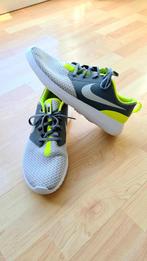 NIKE SCHOENEN MAAT 44, Ophalen, Nike, Zo goed als nieuw, Wit