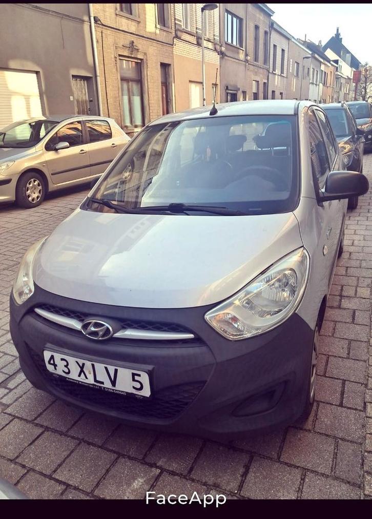 Hyundai i10 te koop, bouwjaar 2012.
De auto heeft een 1.0 be, Autos, Hyundai, Particulier, i10, Essence, 4 portes, Boîte manuelle